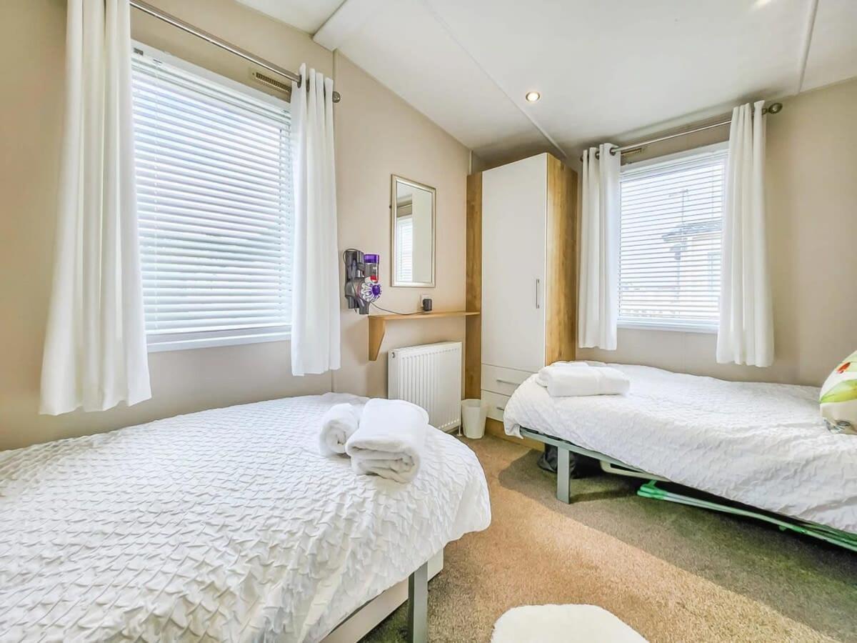 Escape To Paradise At Pevensey Bay Holiday Park 13 Woodland Walk Villa Eksteriør billede
