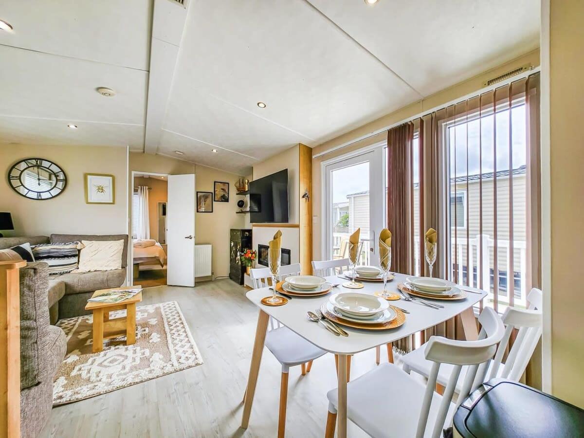 Escape To Paradise At Pevensey Bay Holiday Park 13 Woodland Walk Villa Eksteriør billede