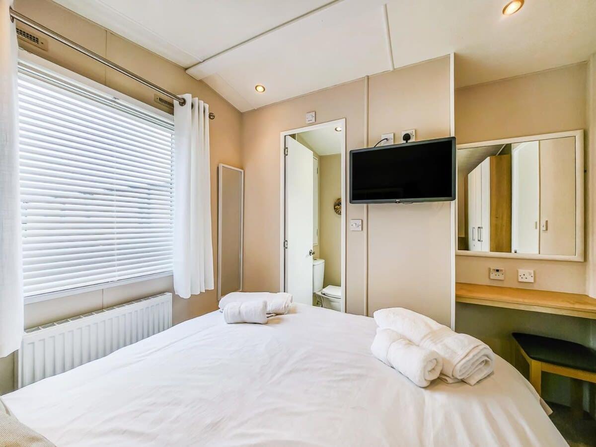Escape To Paradise At Pevensey Bay Holiday Park 13 Woodland Walk Villa Eksteriør billede