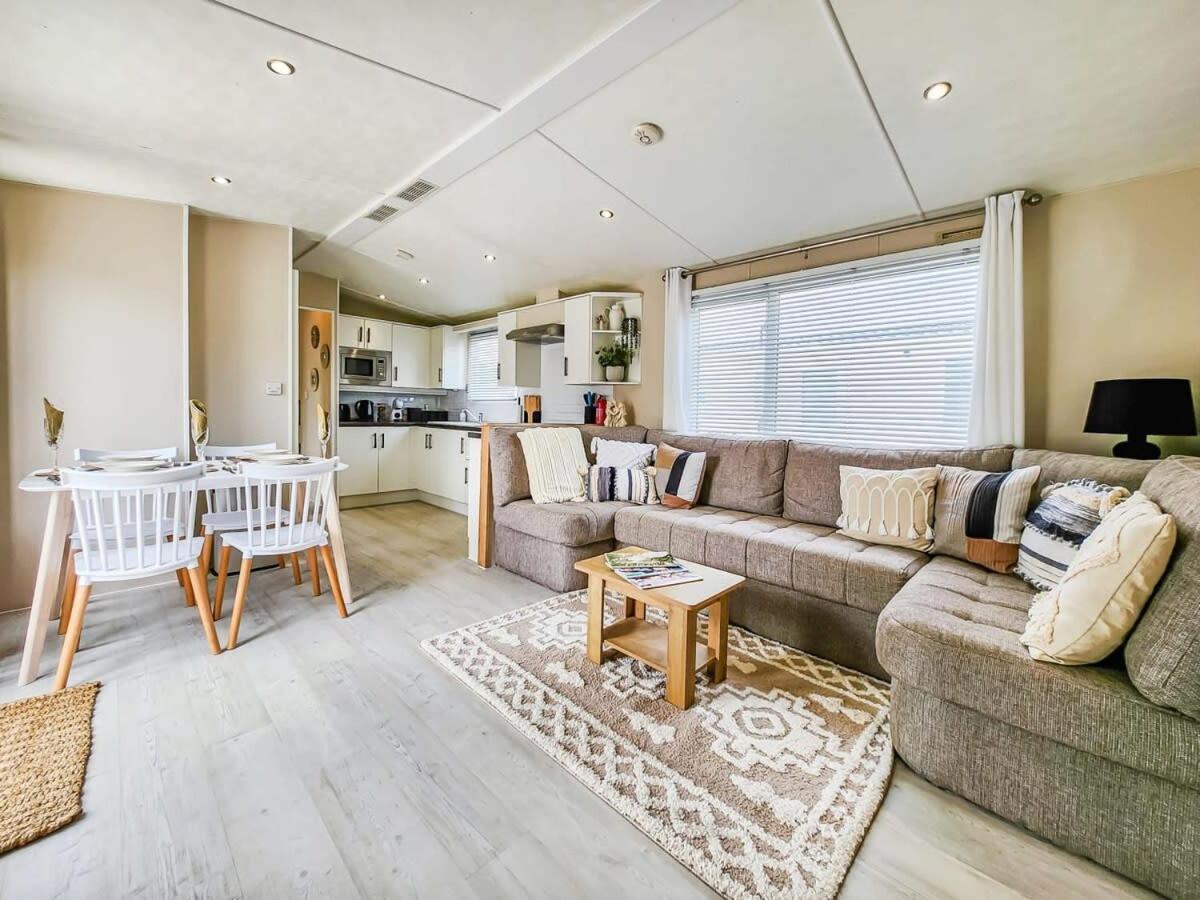 Escape To Paradise At Pevensey Bay Holiday Park 13 Woodland Walk Villa Eksteriør billede